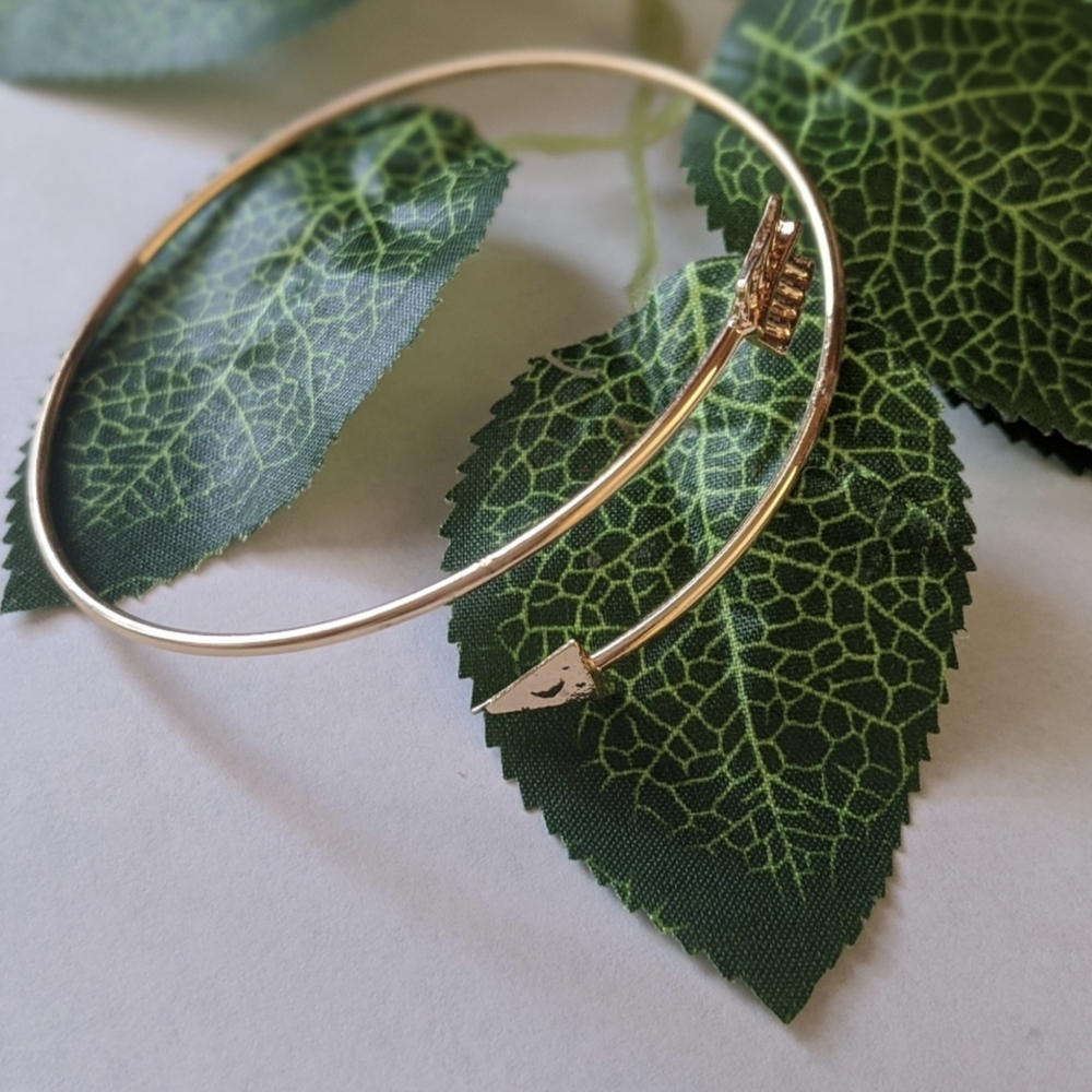 Arrow Bangle Bracelet Gold